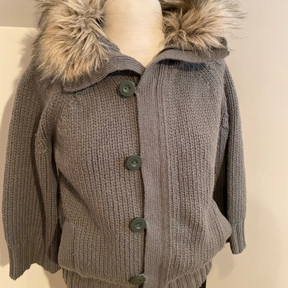 Juicy sweater w faux fur trimmed hood